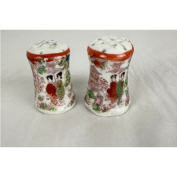 Japanese Antique China Salt and Pepper Shakers Geisha Floral St 1921-1941 - Picture 1 of 9
